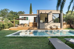 Villa La Temana, rénovée, piscine privée chauffée, grand jardin, plages et commerces à pied, à Cavalaire, près de Saint-Tropez