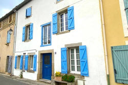 Entire house Mirepoix centre. Light and spacious