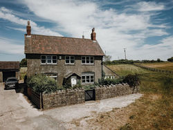 Fantastic 11-Bed Farmhouse with games room