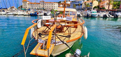 La Ornella - Location bateau à quai de Thierry Bourgait