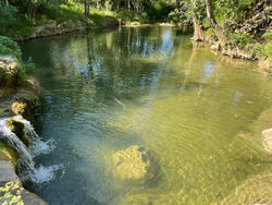 Le Domaine de La Tuilerie - Gite de charme en bord de riviere avec piscine