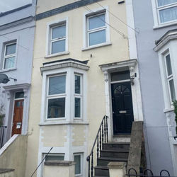 Spacious 3 bedroom house Near stokes Croft!! Central!!!