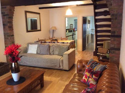 Cosy Central Windsor House Sleeps 4