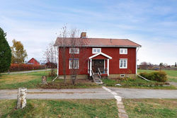 Charming old 3BR house w/ open location near Piteå and Markbygden