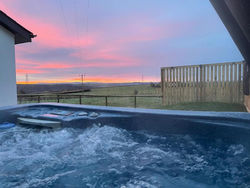 NEW! Country boutique escape . HOT TUB