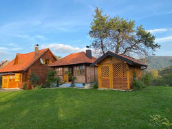 Holiday House Pečišće