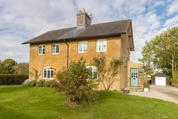 The Chestnuts, Beautiful Rural Cottage With Countryside Views