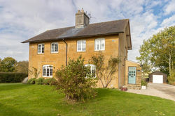 The Chestnuts, Beautiful Rural Cottage With Countryside Views