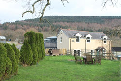 Farm Stay 3 Bedroom Barn Conversion With Log Burner