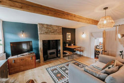 GOATSCLIFFE COTTAGE - COSY 3 BED ACCOMMODATION in THE PEAK DISTRICT, YORKSHIRE, UK
