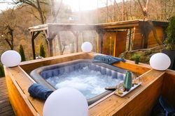 SECRET CHALET WHIRLPOOL WELLNESS FORREST SAUNA