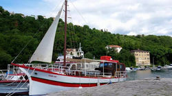 Boat-fishing charter Averto