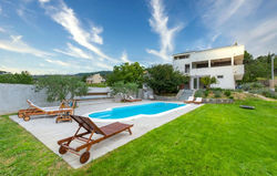 Villa Ume with swimming pool and volleyball court