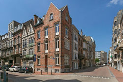 Bright and spacious family apartment near the beach