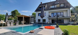 Wunderschöne Villa mit Pool, Whirlpool und Fasssauna