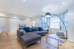 A superb apartment located moments from Portobello Road