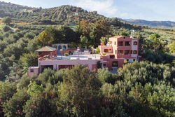 Xanthakis Estate