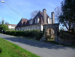 LA GRANGE DES PÈRES - SÉJOURNEZ DANS UNE AUTHENTIQUE CHARTREUSE DU XVIIIème SIECLE