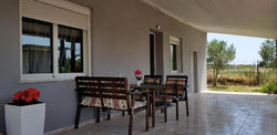 Peaceful detached house 500m from beach, sleeps 7
