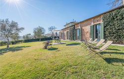 Beautiful home in Cortona with Sauna, Outdoor swimming pool and 3 Bedrooms