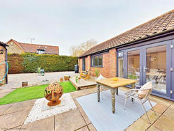 Stunning rural barn Annexe sleeps 2, under 3 miles to Norfolk Coast