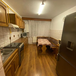 Apartament 4camere Lupeni