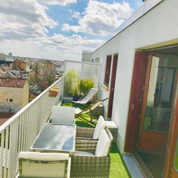 Superior apartment - last floor with nice view - next to Metro Croix de Chavaux line 9