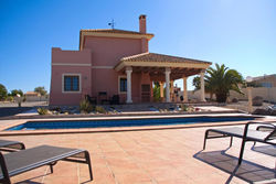 Villa Flo - very large, cheerful villa with private pool and garden