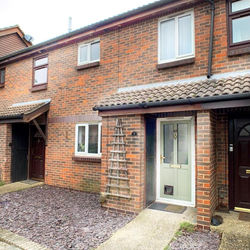 2 Bed House with Garden, Woking