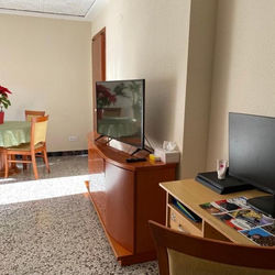Rooms Apartment with Coffee Machine - Jacuzzi - Garden and BBQ Zone