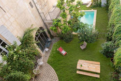 Private Mansion, completely renovated with swimming pool, in historical center