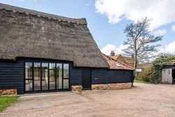 Harvest Cottage Valley Farm Barns Snape Air Manage Suffolk