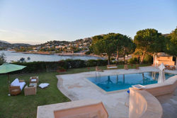 Black Diamond Luxury Seafront Villa Melina