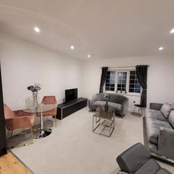 Luxury 1 Bed Apartment In The Heart Of Rochester