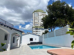 Villa con piscina a un paso de la playa