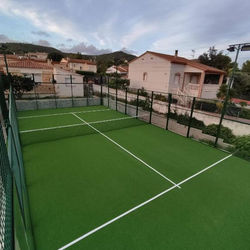 Villa con PISTA DE PADEL privada, piscina y Barbacoa, con más de 1800m2 de terreno, Villa Can Ramón