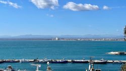 Apartamento en Roses con vistas a mar y al puerto