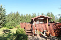 Cottage with hot tub in beautiful surroundings