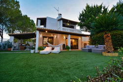 Unique Canal Villa with boat dock in Porto Hydra