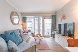 B at C, a trendy flat with a vintage feel and an outdoor swimming pool