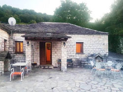 Cozy traditional house in Kato Pedina- To Petrino