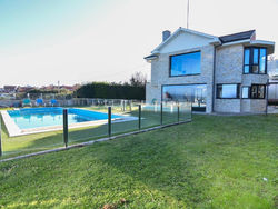 Villa con piscina y espectaculares vistas al mar